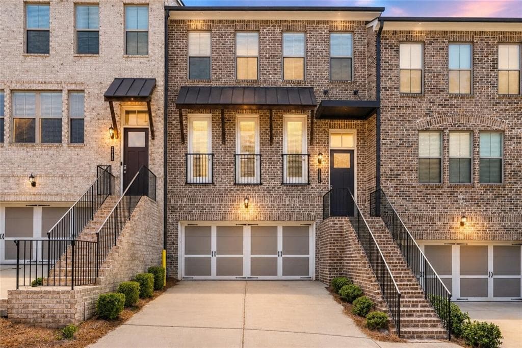 3 bedroom, 4 bathroom, 2,691 sq ft townhouse for sale at 2375 Tarben Drive, Snellville, GA 30078