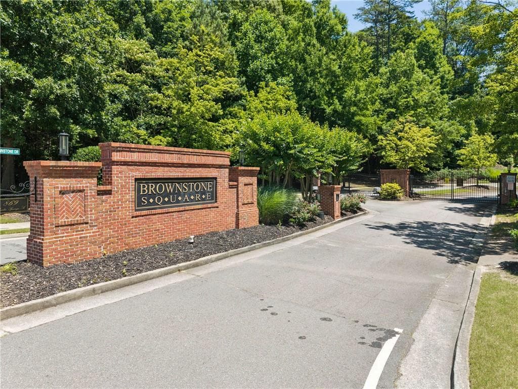 3 bedroom, 3 bathroom, 1,937 sq ft townhouse for sale at 1075 Brownstone Drive 23, Marietta, GA 30008 — photo 1 of 43