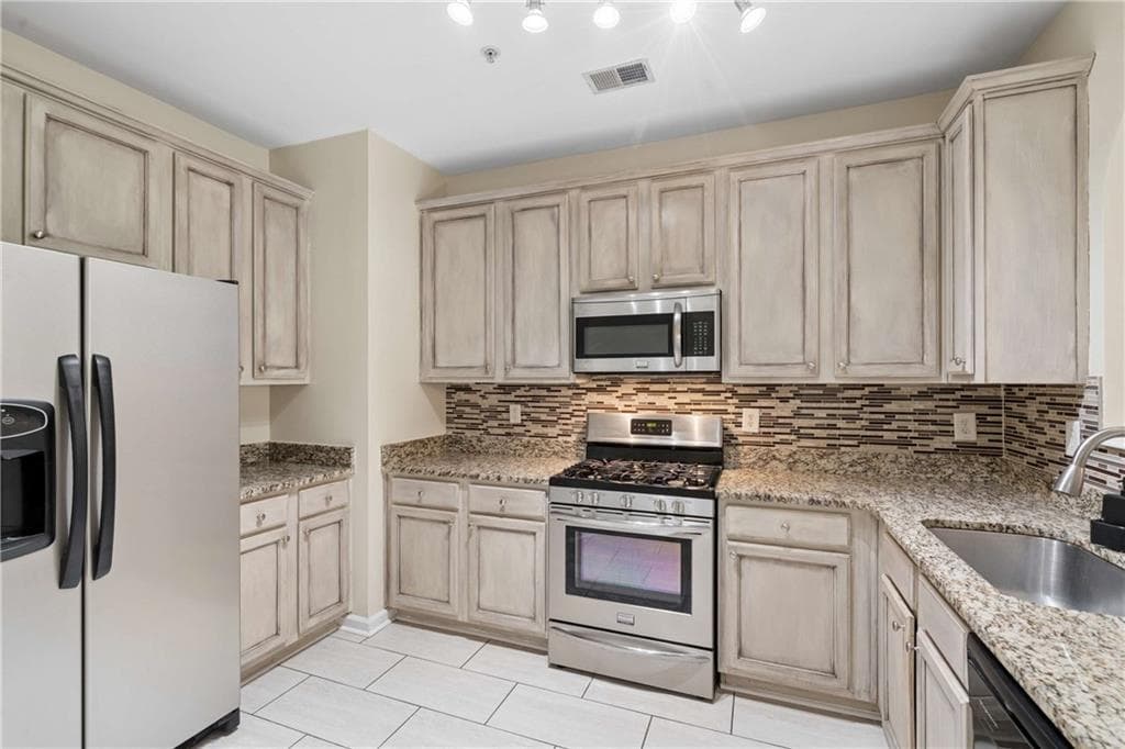 3 bedroom, 3 bathroom, 1,937 sq ft townhouse for sale at 1075 Brownstone Drive 23, Marietta, GA 30008 — photo 7