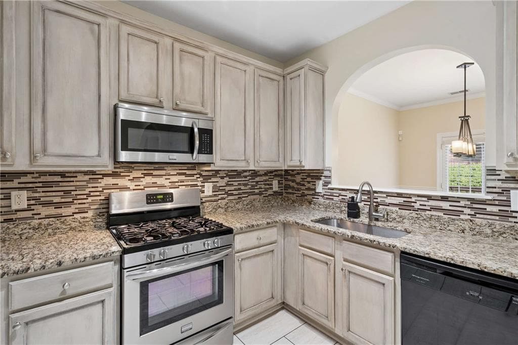 3 bedroom, 3 bathroom, 1,937 sq ft townhouse for sale at 1075 Brownstone Drive 23, Marietta, GA 30008 — photo 10