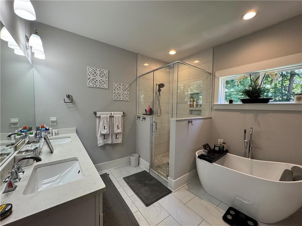 5 bedroom, 3 bathroom, 3,300 sq ft single family residence for rent at 859 East Avenue A, Scottdale, GA 30079 for $4,875 a month — photo 6