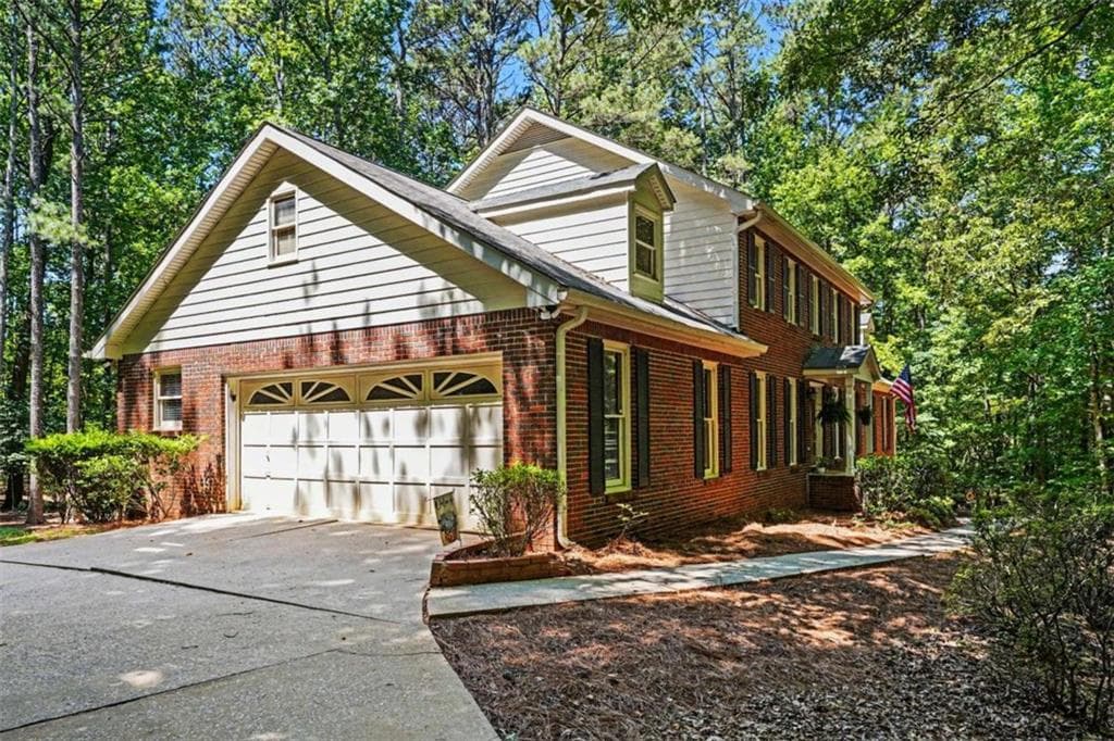 4 bedroom, 4 bathroom, 3,142 sq ft single family residence for sale at 115 Majesty Lane, Fayetteville, GA 30215 — photo 2