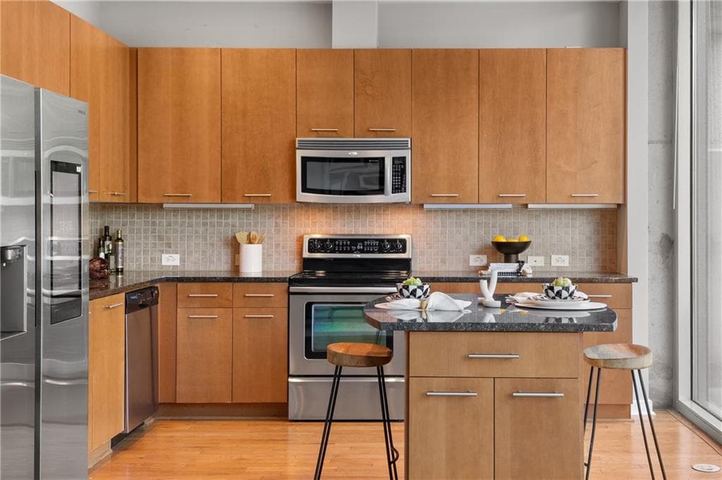 1 bedroom, 1 bathroom, 813 sq ft condominium for sale at 3300 Windy Ridge Parkway 507, Atlanta, GA 30339 — photo 4