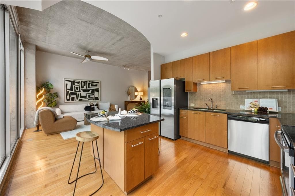 1 bedroom, 1 bathroom, 813 sq ft condominium for sale at 3300 Windy Ridge Parkway 507, Atlanta, GA 30339 — photo 6