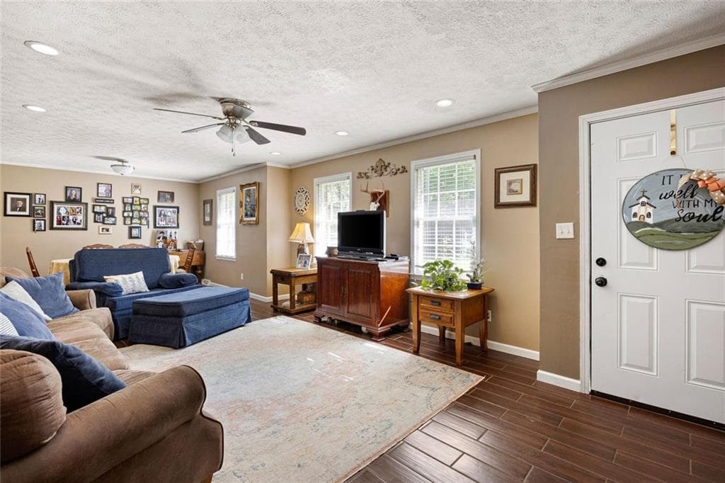 5 bedroom, 3 bathroom, 2,540 sq ft single family residence for sale at 114 Margo Trail, Rome, GA 30161 — photo 4