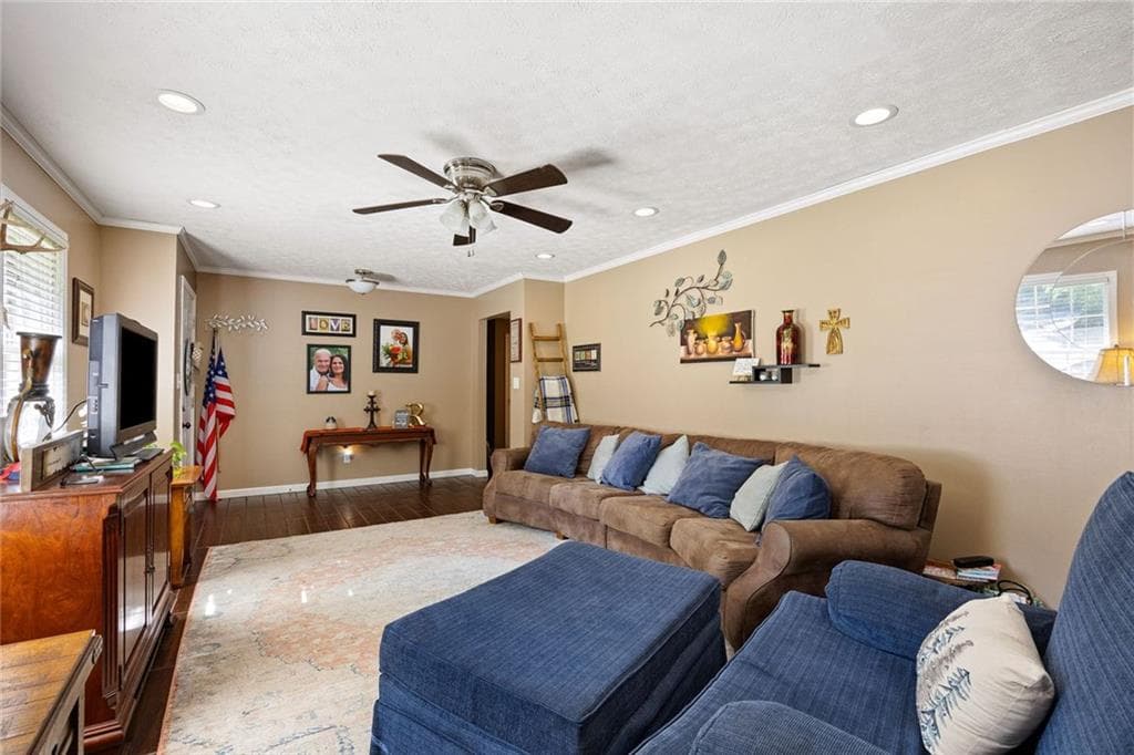 5 bedroom, 3 bathroom, 2,540 sq ft single family residence for sale at 114 Margo Trail, Rome, GA 30161 — photo 6