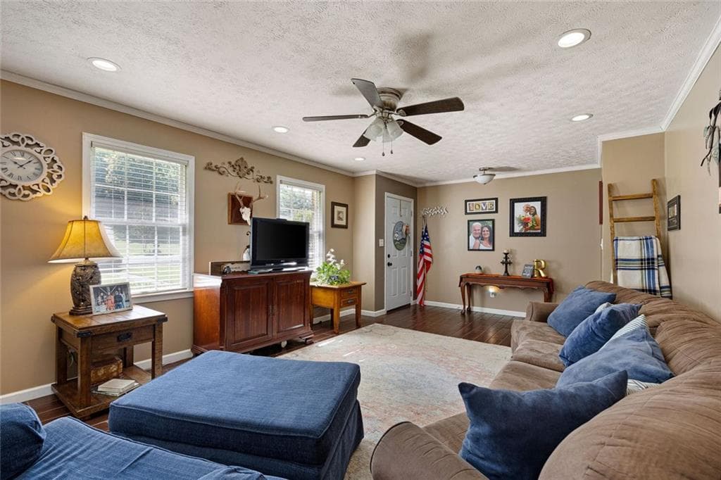 5 bedroom, 3 bathroom, 2,540 sq ft single family residence for sale at 114 Margo Trail, Rome, GA 30161 — photo 7
