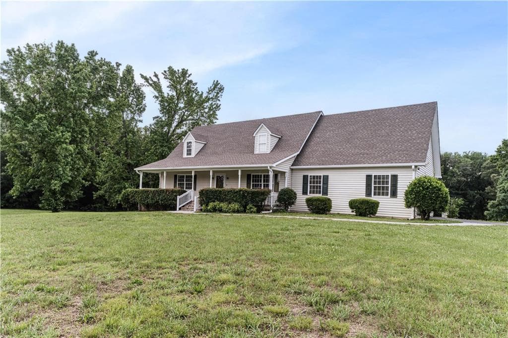 4 bedroom, 3 bathroom, 3,254 sq ft single family residence under contract at 55 Ted Donath Road, Armuchee, GA 30105
