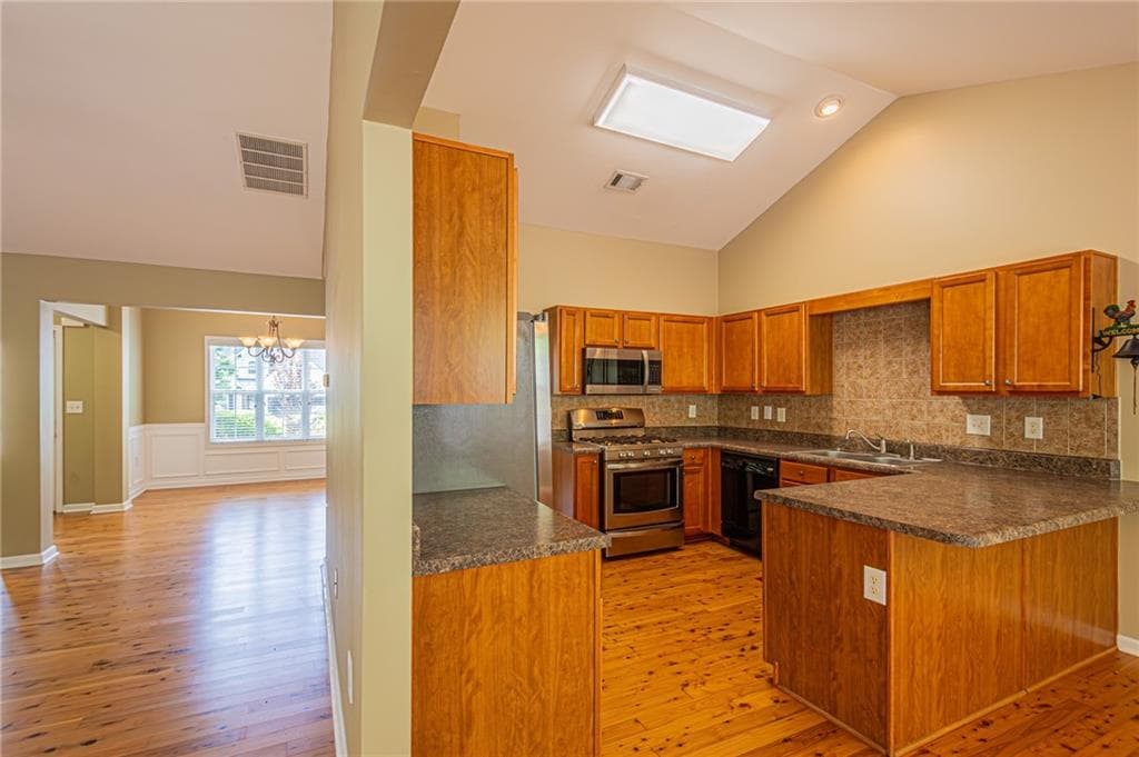 3 bedroom, 2 bathroom, 2,074 sq ft single family residence for sale at 67 Nashport Lane, Dawsonville, GA 30534 — photo 5