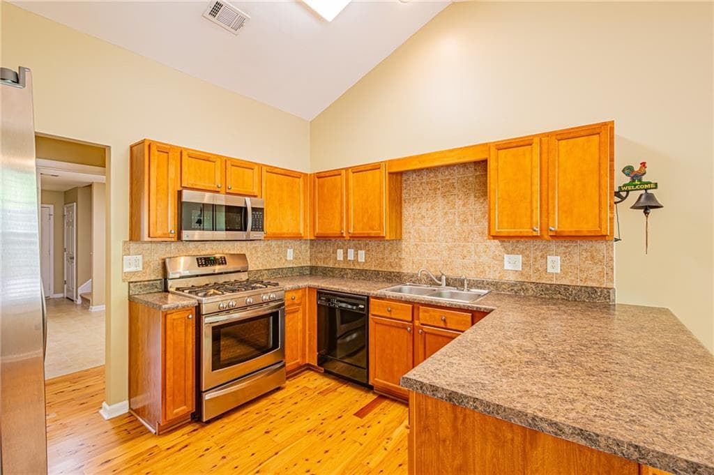 3 bedroom, 2 bathroom, 2,074 sq ft single family residence for sale at 67 Nashport Lane, Dawsonville, GA 30534 — photo 7