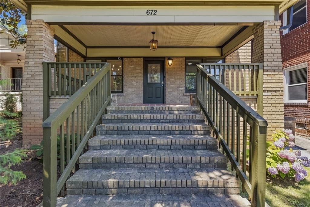 4 bedroom, 4 bathroom, 2,352 sq ft single family residence for sale at 672 Kennesaw Avenue, Atlanta, GA 30308 — photo 6