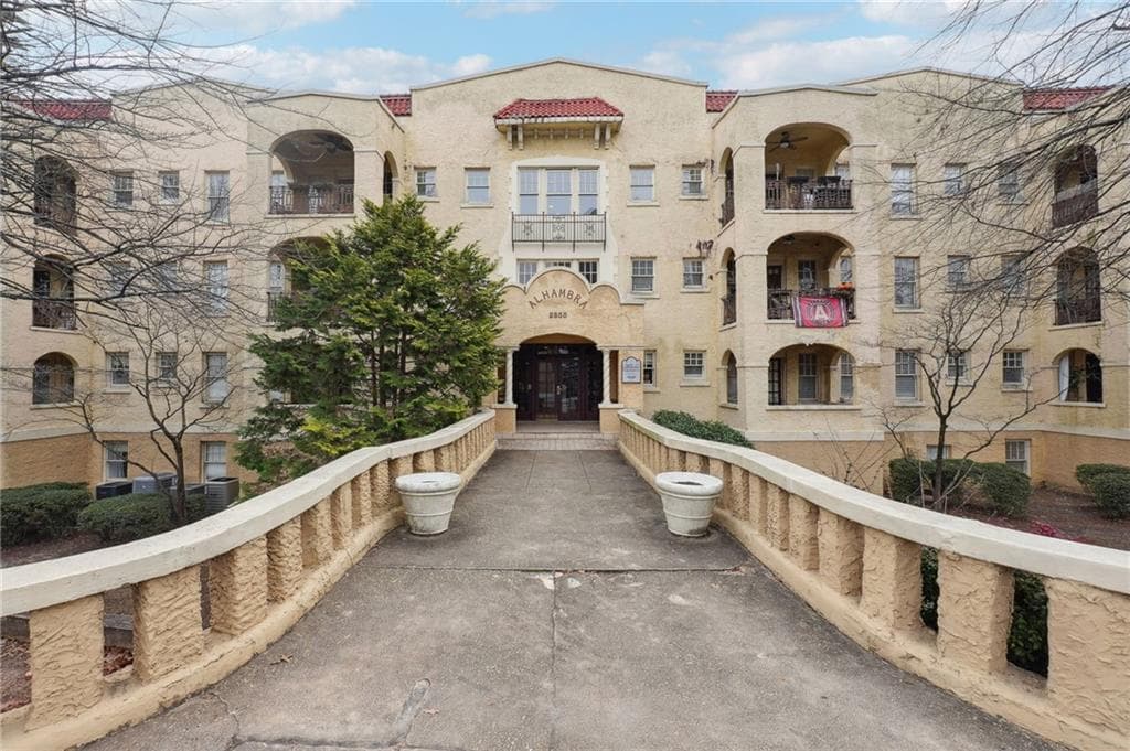 2 bedroom, 3 bathroom, 1,277 sq ft condominium for rent at 2855 Peachtree Road 101, Atlanta, GA 30305 for $1,800 a month — photo 1 of 22