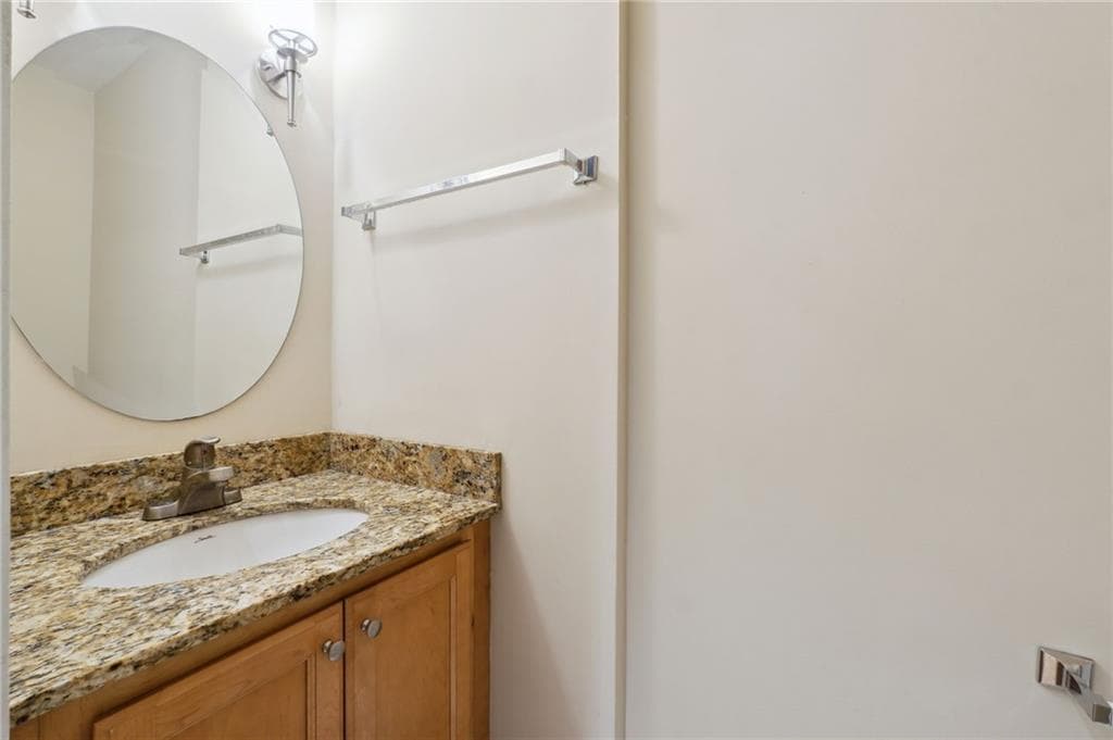 2 bedroom, 3 bathroom, 1,277 sq ft condominium for rent at 2855 Peachtree Road 101, Atlanta, GA 30305 for $1,800 a month — photo 5