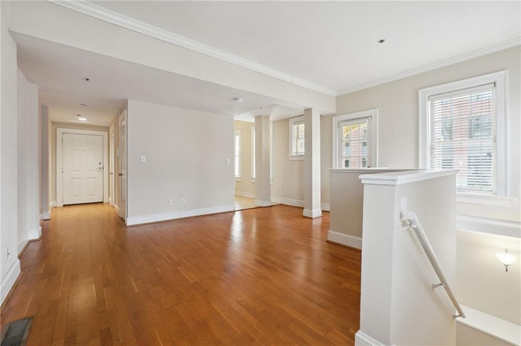 2 bedroom, 3 bathroom, 1,277 sq ft condominium for rent at 2855 Peachtree Road 101, Atlanta, GA 30305 for $1,800 a month — photo 7
