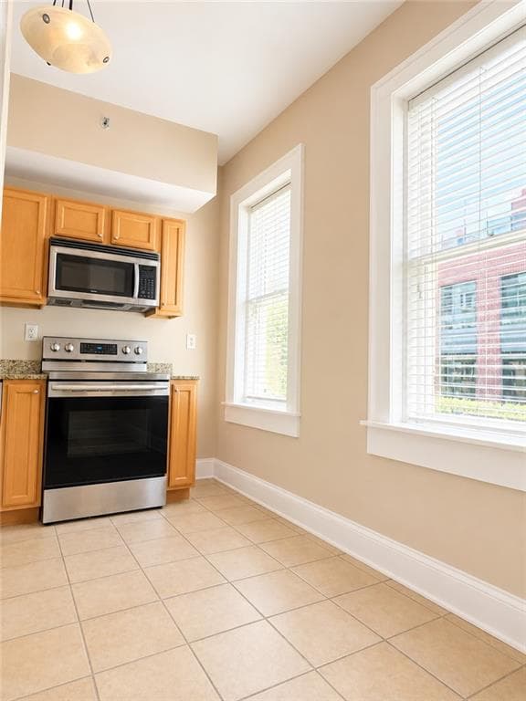2 bedroom, 3 bathroom, 1,277 sq ft condominium for rent at 2855 Peachtree Road 101, Atlanta, GA 30305 for $1,800 a month — photo 8