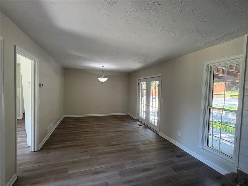 3 bedroom, 3 bathroom, 2,084 sq ft single family residence for sale at 6762 Oakland Drive, Douglasville, GA 30135 — photo 8