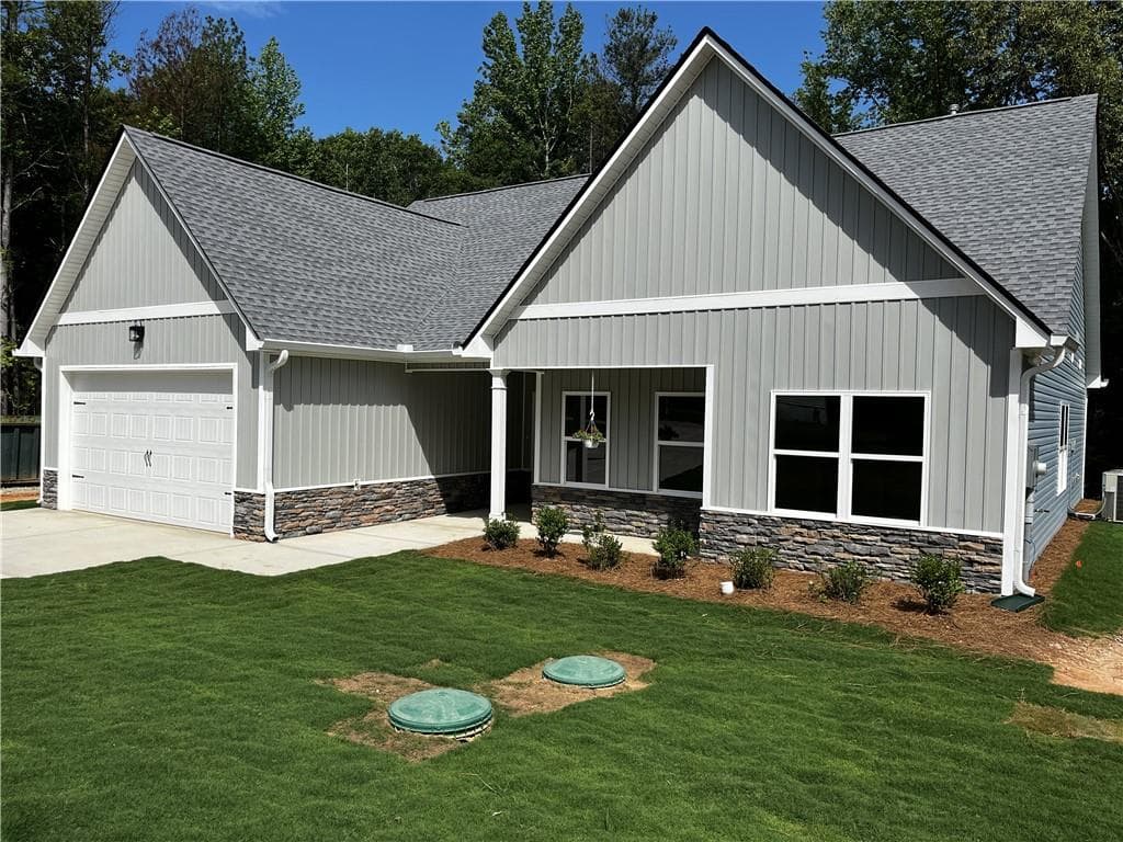3 bedroom, 2 bathroom, 1,685 sq ft single family residence for sale at 1956 Cochran Ridge Road, Hiram, GA 30141