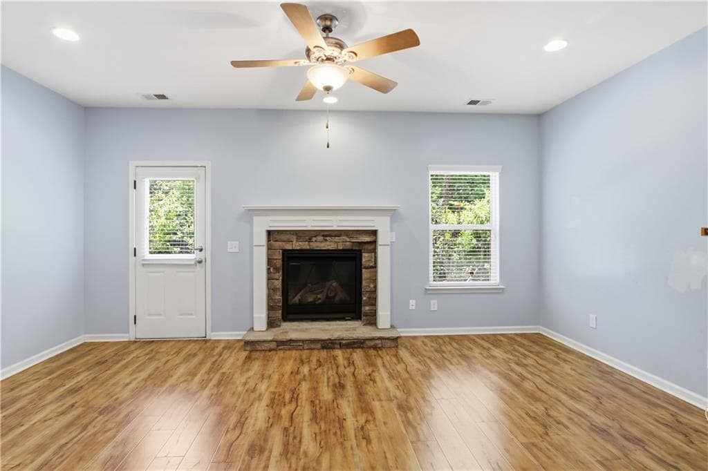4 bedroom, 3 bathroom, 2,478 sq ft single family residence for sale at 5047 Little Harbor Way, Acworth, GA 30101 — photo 3