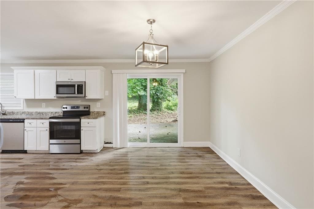3 bedroom, 2 bathroom, 1,875 sq ft single family residence for sale at 310 Flagstone Drive, Atlanta, GA 30331 — photo 10