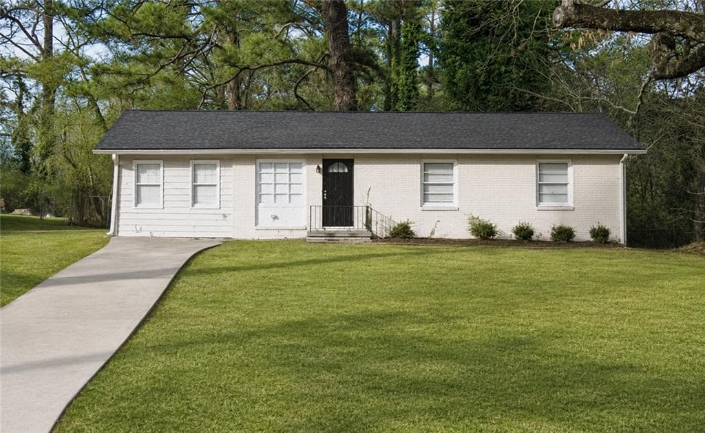 3 bedroom, 1 bathroom, 1,275 sq ft single family residence for sale at 4390 Mercer Road, Decatur, GA 30035 — photo 1 of 1