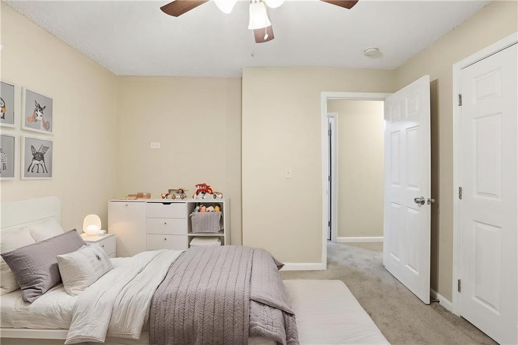 3 bedroom, 2 bathroom, 925 sq ft single family residence for sale at 914 Mercury Drive, Atlanta, GA 30331 — photo 5