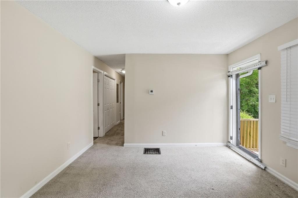 3 bedroom, 2 bathroom, 925 sq ft single family residence for sale at 914 Mercury Drive, Atlanta, GA 30331 — photo 8