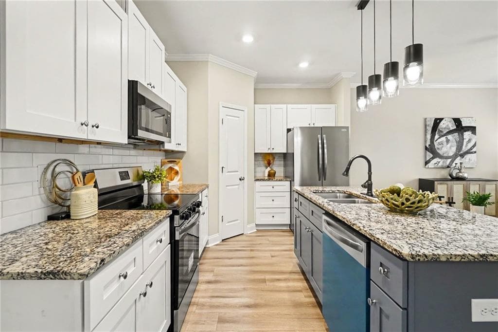 3 bedroom, 3 bathroom, 1,732 sq ft townhouse for sale at 181 Dewey Road, Lilburn, GA 30047 — photo 8
