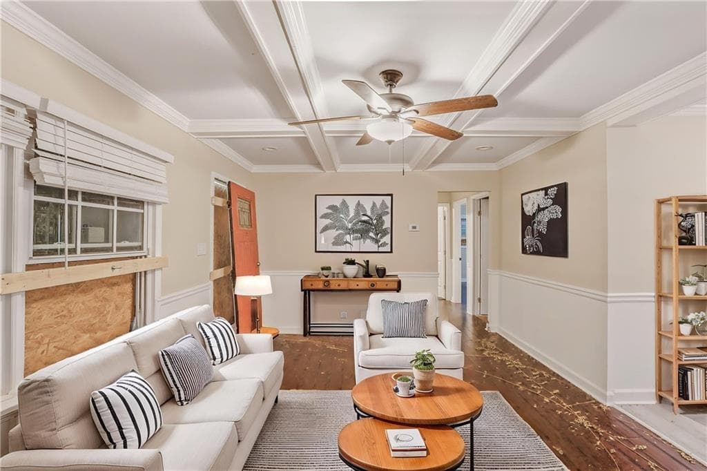 3 bedroom, 1 bathroom, 1,066 sq ft single family residence for sale at 230 Argus Circle, Atlanta, GA 30331 — photo 2