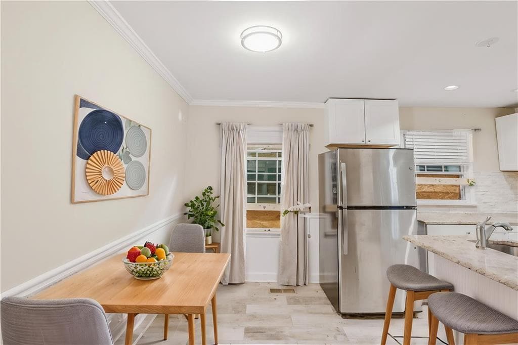 3 bedroom, 1 bathroom, 1,066 sq ft single family residence for sale at 230 Argus Circle, Atlanta, GA 30331 — photo 3