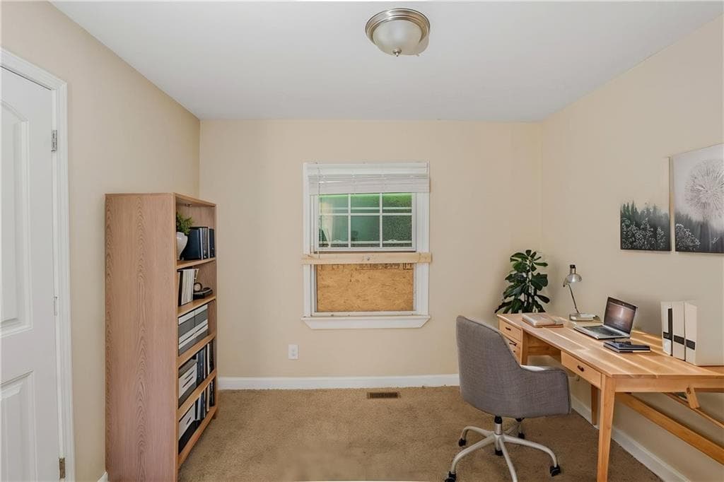3 bedroom, 1 bathroom, 1,066 sq ft single family residence for sale at 230 Argus Circle, Atlanta, GA 30331 — photo 4