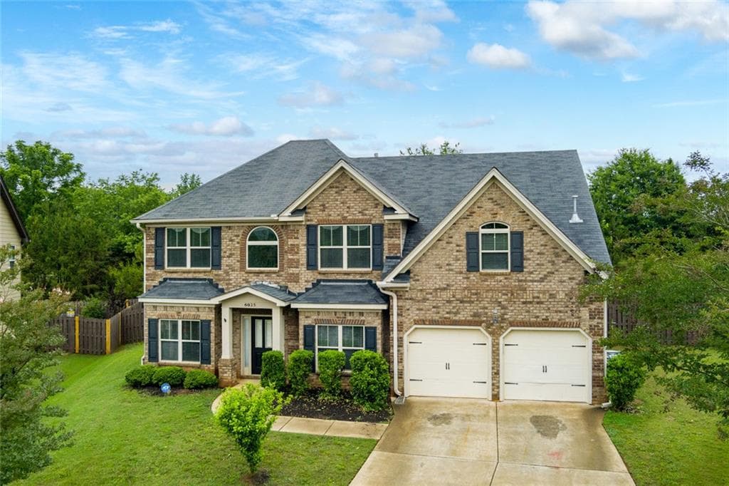 5 bedroom, 3 bathroom, 3,029 sq ft single family residence under contract at 6025 Andrew Way, Cumming, GA 30041 — photo 3