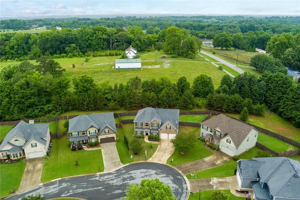 5 bedroom, 3 bathroom, 3,029 sq ft single family residence under contract at 6025 Andrew Way, Cumming, GA 30041 — photo 5