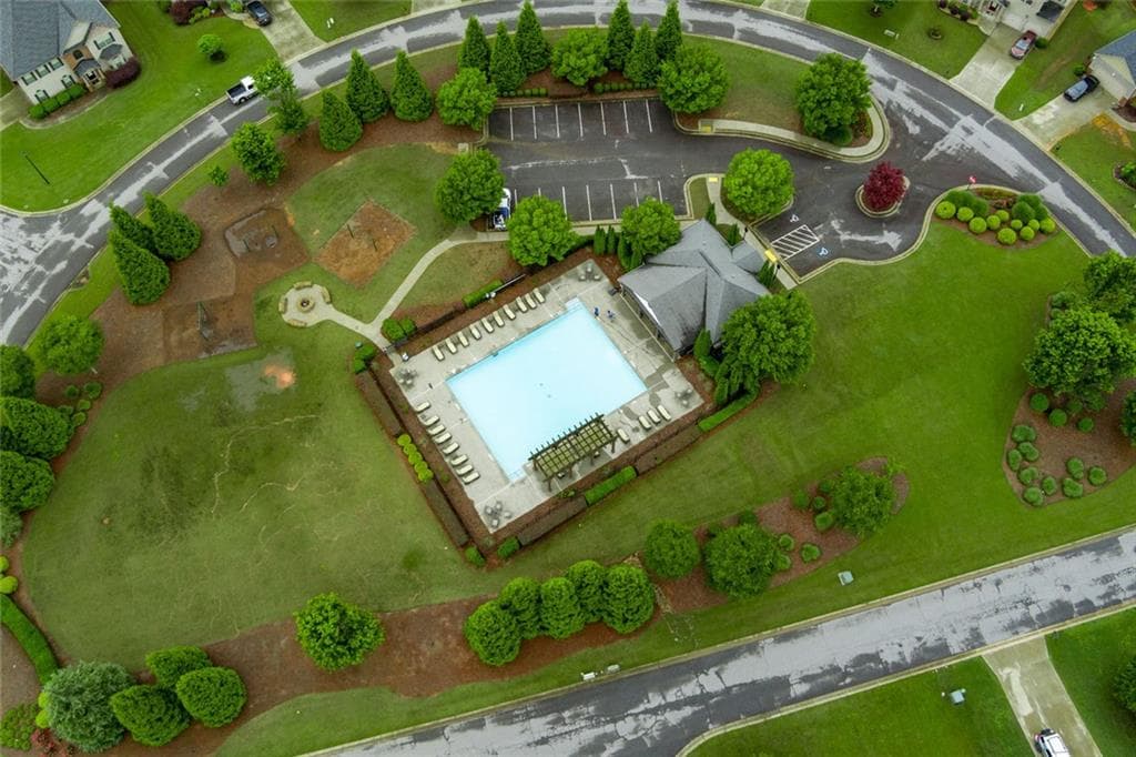 5 bedroom, 3 bathroom, 3,029 sq ft single family residence under contract at 6025 Andrew Way, Cumming, GA 30041 — photo 6