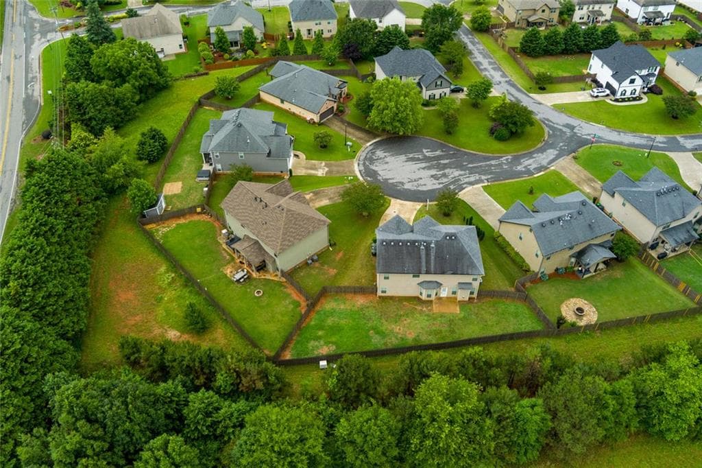 5 bedroom, 3 bathroom, 3,029 sq ft single family residence under contract at 6025 Andrew Way, Cumming, GA 30041 — photo 8
