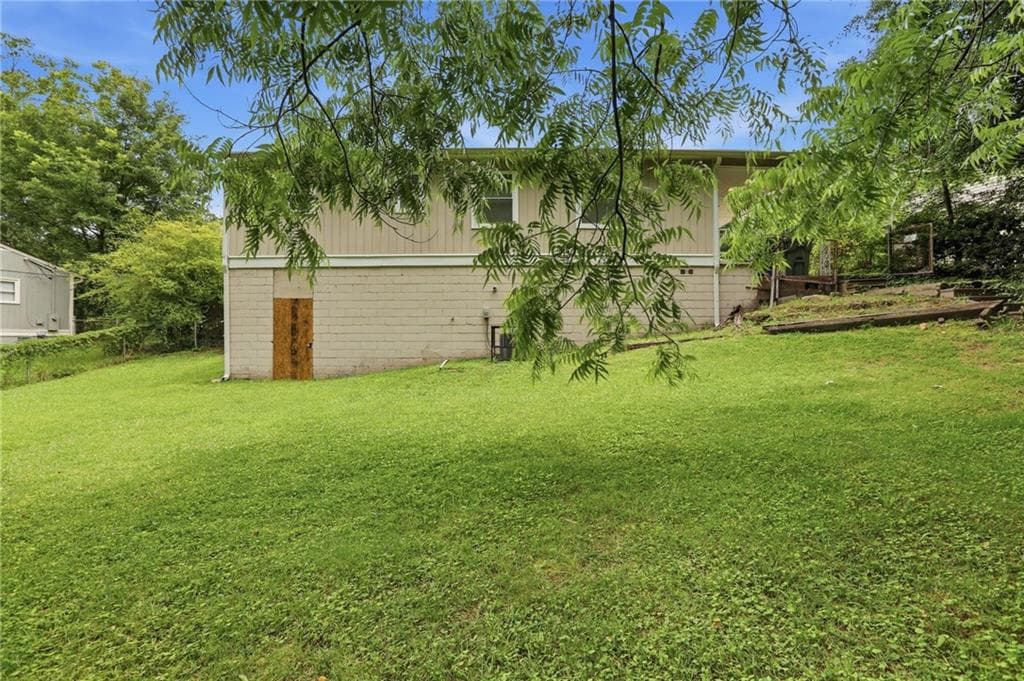 3 bedroom, 1 bathroom, 1,040 sq ft single family residence for sale at 3809 Clovis Court, Atlanta, GA 30331 — photo 4
