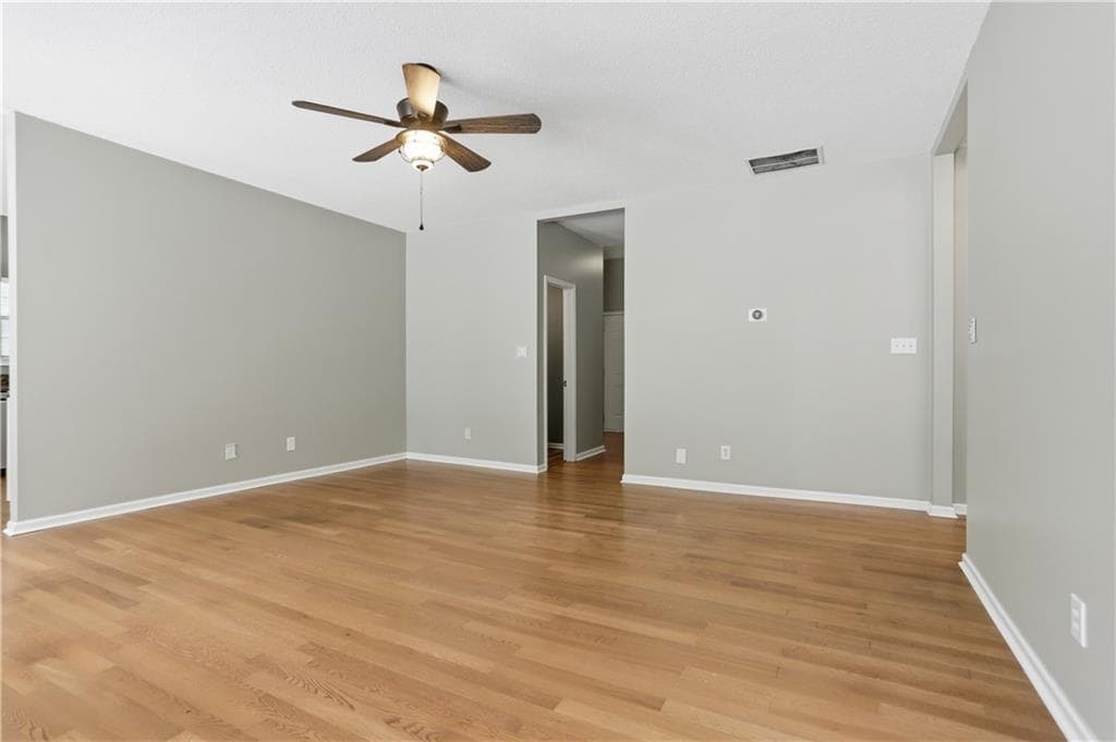 3 bedroom, 3 bathroom, 2,626 sq ft single family residence for sale at 200 Kripple Kreek Drive, Sharpsburg, GA 30277 — photo 4