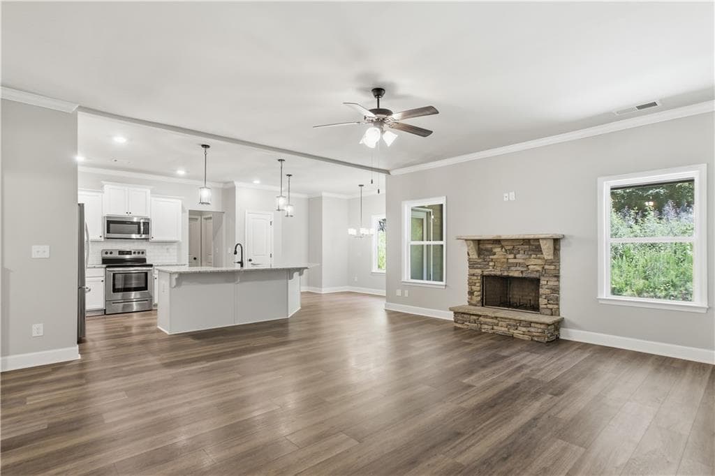 4 bedroom, 4 bathroom, 2,567 sq ft single family residence for sale at 45 Hawthorn Lane, Covington, GA 30014 — photo 8