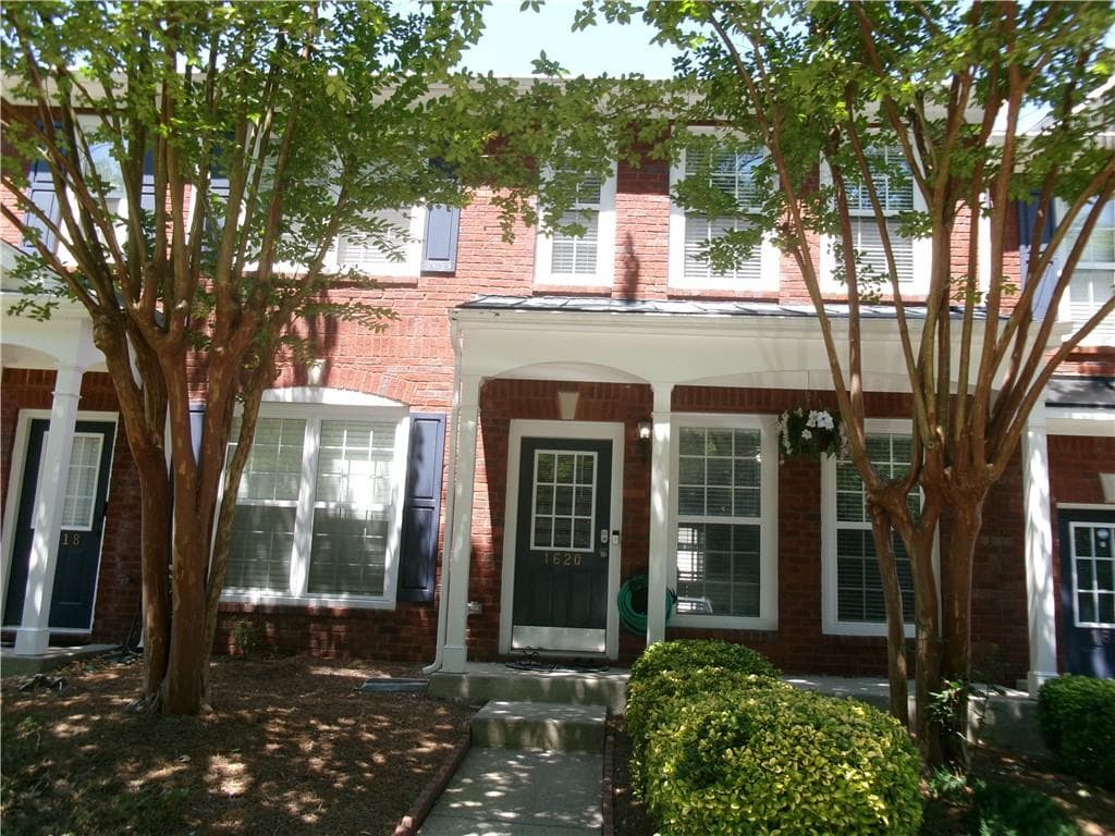 2 bedroom, 3 bathroom, 1,228 sq ft townhouse for sale at 1620 Cove Creek Circle, Norcross, GA 30093
