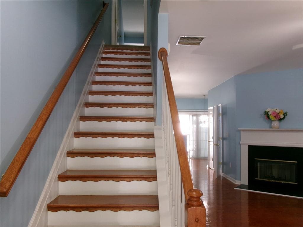 2 bedroom, 3 bathroom, 1,228 sq ft townhouse for sale at 1620 Cove Creek Circle, Norcross, GA 30093 — photo 7