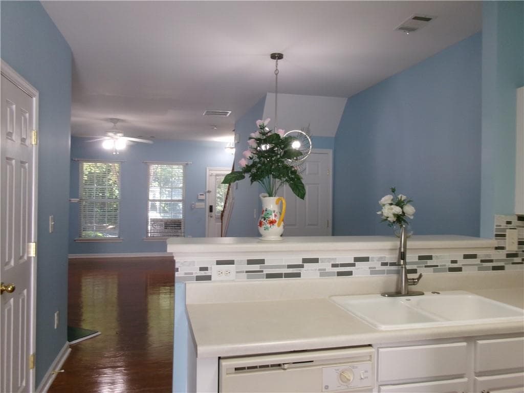2 bedroom, 3 bathroom, 1,228 sq ft townhouse for sale at 1620 Cove Creek Circle, Norcross, GA 30093 — photo 9