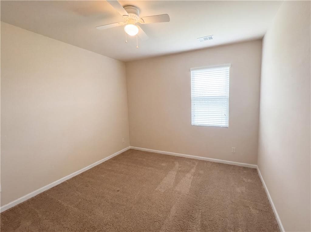 5 bedroom, 3 bathroom, 3,180 sq ft single family residence under contract at 8496 Glenview Street, Douglasville, GA 30134 — photo 4