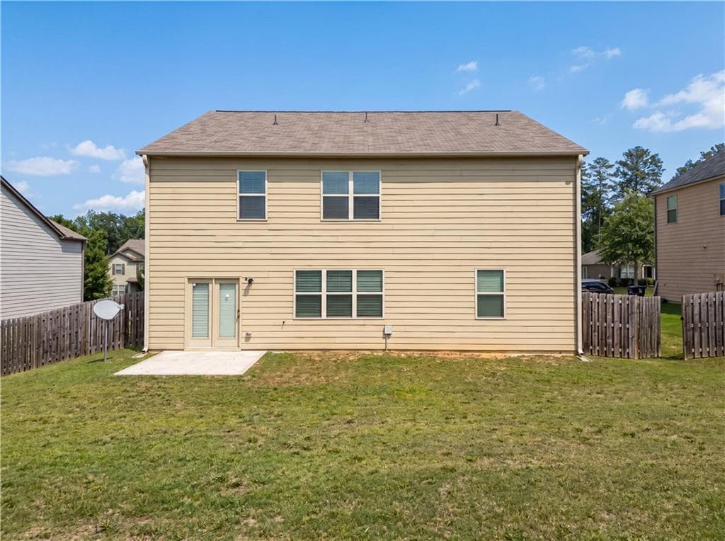 5 bedroom, 3 bathroom, 3,180 sq ft single family residence under contract at 8496 Glenview Street, Douglasville, GA 30134 — photo 5