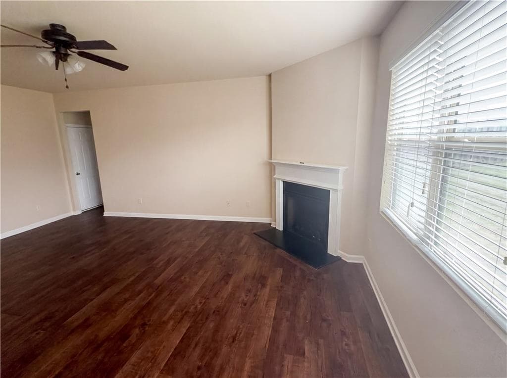 5 bedroom, 3 bathroom, 3,180 sq ft single family residence under contract at 8496 Glenview Street, Douglasville, GA 30134 — photo 9