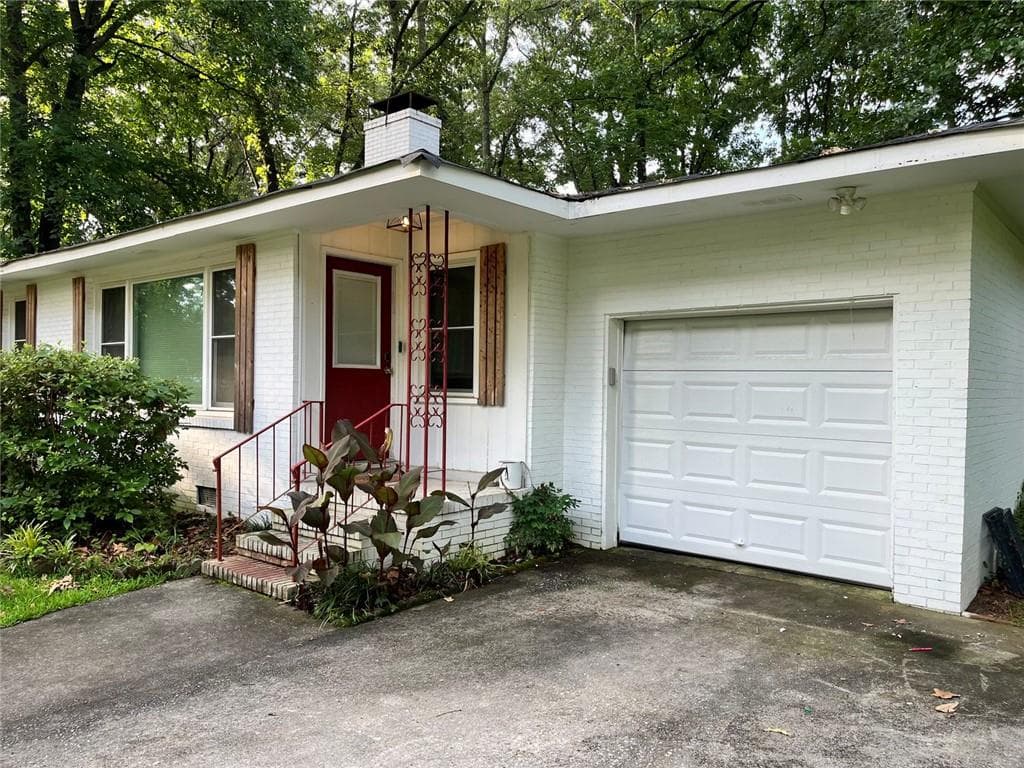 3 bedroom, 2 bathroom, 1,385 sq ft single family residence for sale at 307 Cherokee Drive, Warner Robins, GA 31093 — photo 2