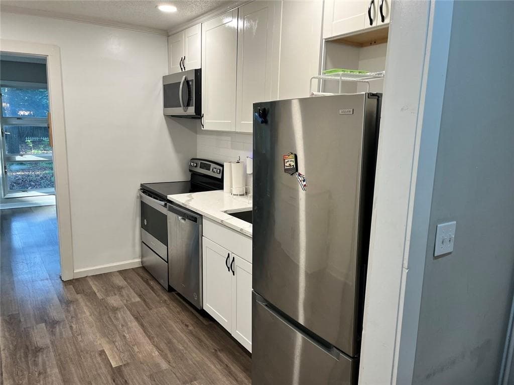 3 bedroom, 2 bathroom, 1,385 sq ft single family residence for sale at 307 Cherokee Drive, Warner Robins, GA 31093 — photo 6