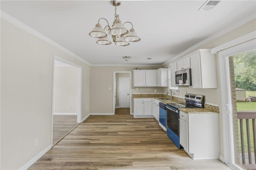 3 bedroom, 1 bathroom, 1,165 sq ft single family residence for sale at 3578 Sherbrooke Way, Atlanta, GA 30331 — photo 7