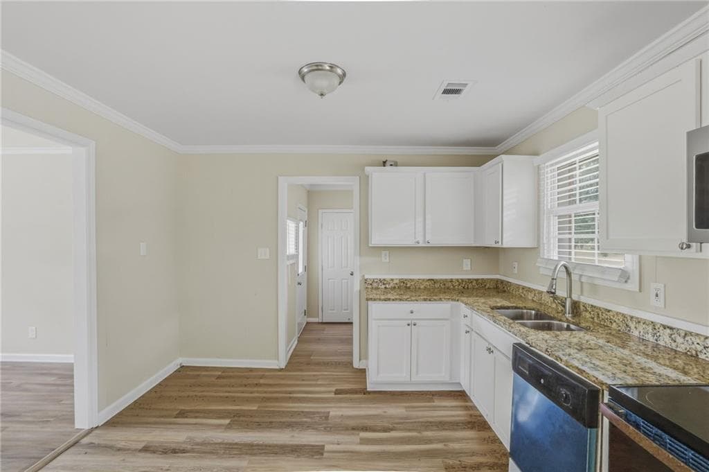 3 bedroom, 1 bathroom, 1,165 sq ft single family residence for sale at 3578 Sherbrooke Way, Atlanta, GA 30331 — photo 8
