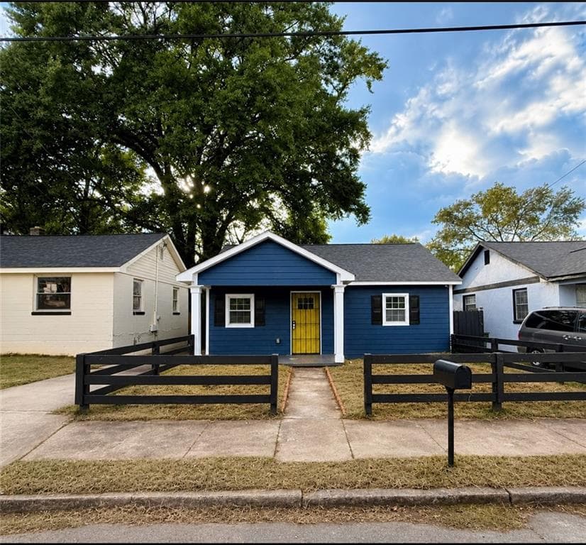 3 bedroom, 2 bathroom, 1,154 sq ft single family residence for sale at 917 Garibaldi Street, Atlanta, GA 30310 — photo 1 of 12