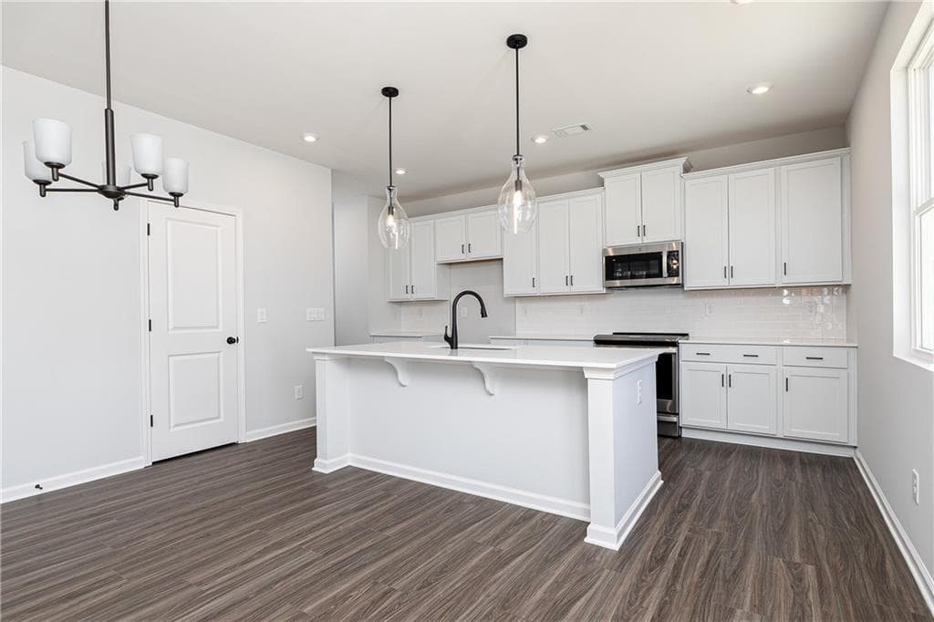 4 bedroom, 3 bathroom, 2,917 sq ft single family residence under contract at 2871 Copper Bridle Bend, Powder Springs, GA 30127 — photo 6