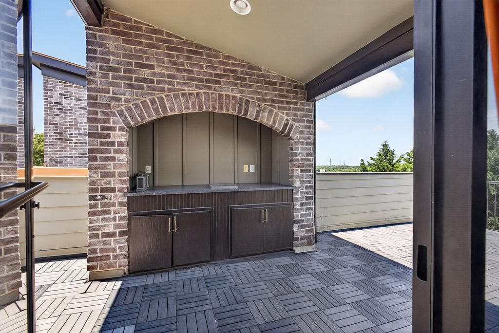 3 bedroom, 4 bathroom, 1,980 sq ft townhouse for sale at 1199 Huff Road 125, Atlanta, GA 30318 — photo 7
